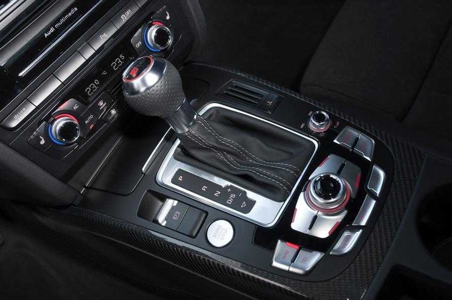 Детали интерьера Audi RS5 Coupe 2012 года  (WW) (фото 23 из 85)